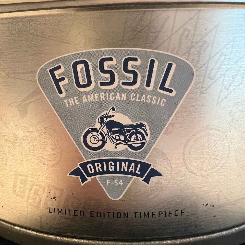 Fossil Limited Edition Motorcycle Timepiece Desk Clock Watch w/ Original Box - Picture 2 of 16